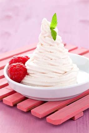 冰淇淋蛋糕美食图片